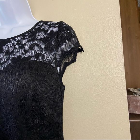 ELIZA J Lace Round Neck Cap Sleeve Sheath Dress - Picture 6 of 14